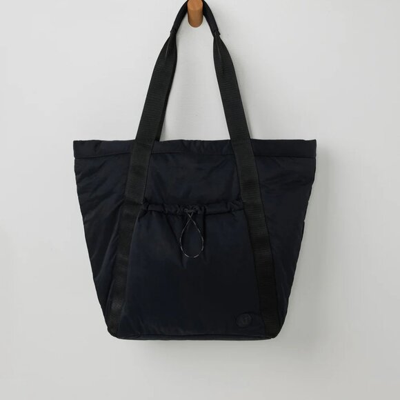 Vuori All Around Tote bag in black 12L laptop sleeve travel work - Picture 2 of 9